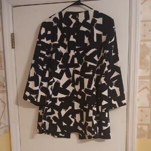 Kasper's Black and White Abstract Patterned Blazer